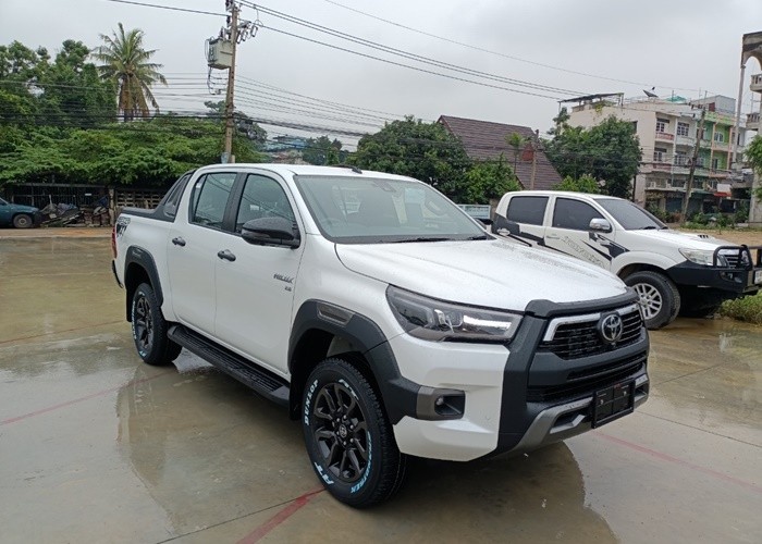 2022 TOYOTA HILUIX ROCCO